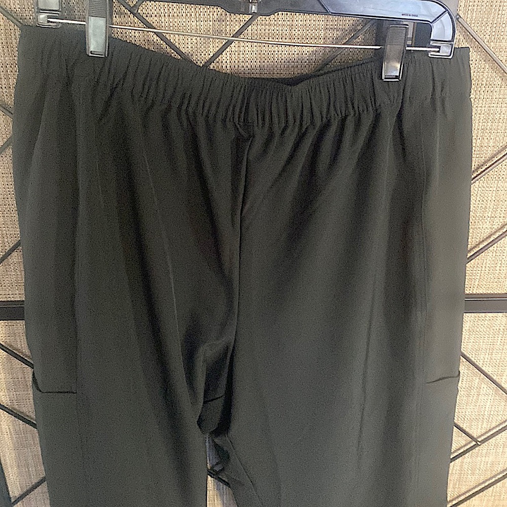 NEW:WITHOUT TAG X-LARGE JOCKEY BLACK CROP PANTS SOFT